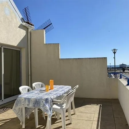 6 Personnes Port De Sur Mer, Avec Deux Chambres,double Terrasses, Et Parking Privatif..